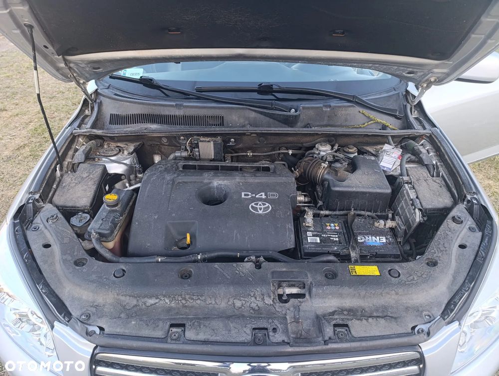 Toyota RAV4 2.2 D-4D Prestige - 10
