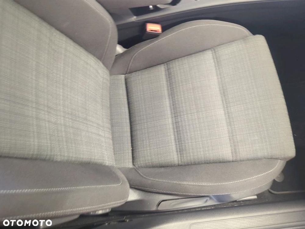 Volkswagen Passat 1.5 TSI EVO Business - 16