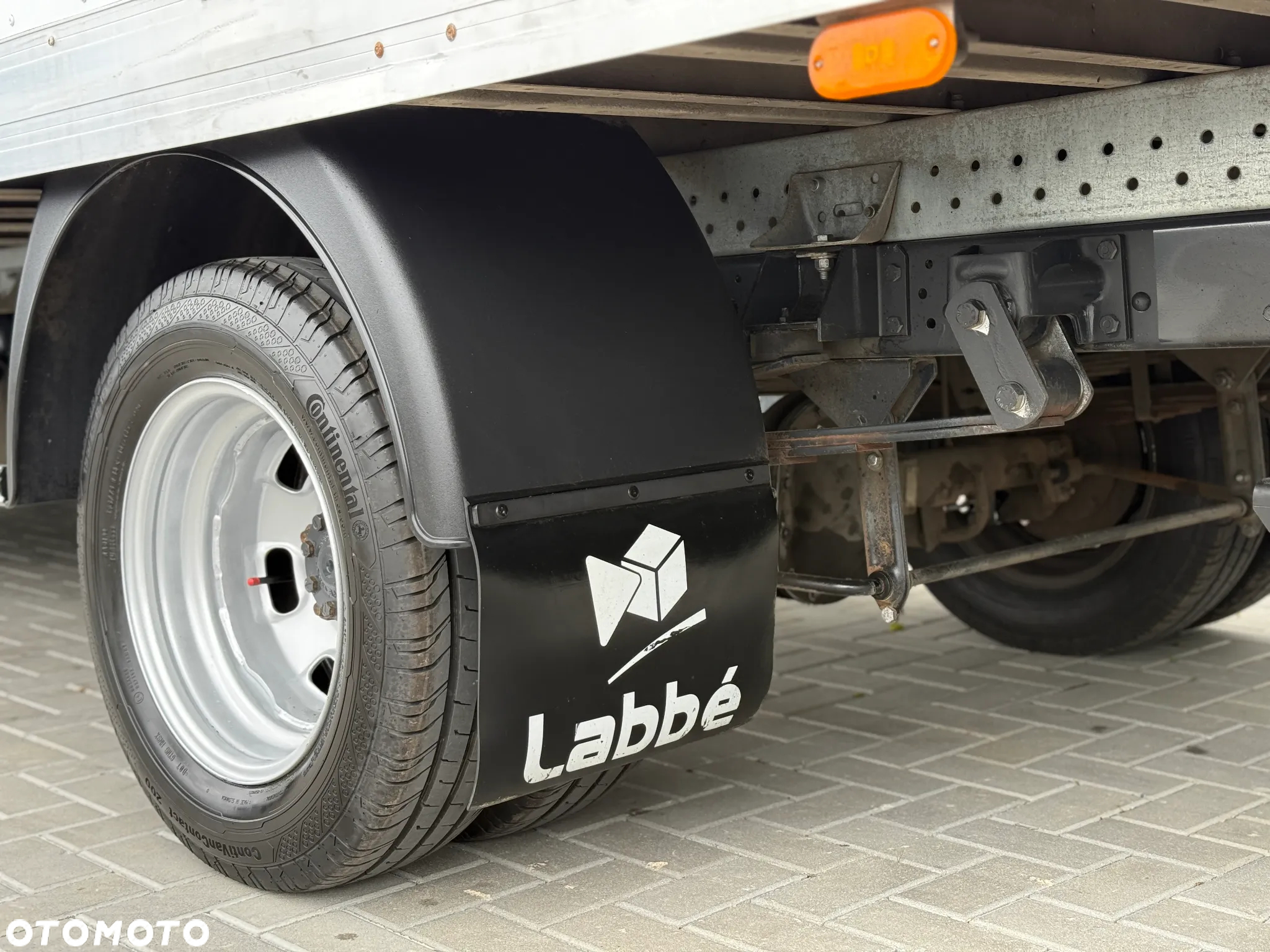 Iveco Daily 35C16 3.0 HPI 160KM / Kontener 4,2m + Winda 750KG / 2020R / Zarejestrowany w PL - 18
