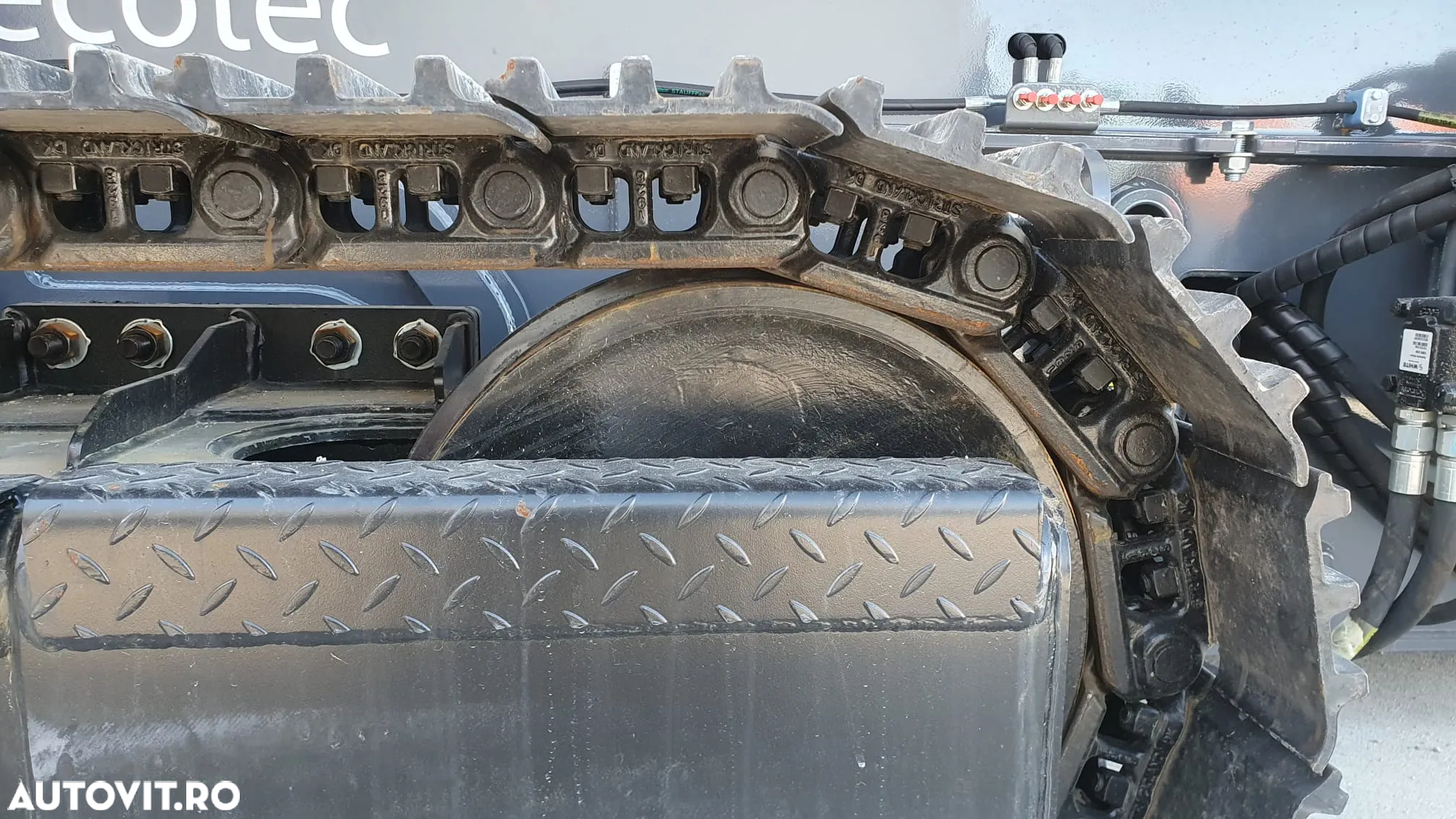 Terex CIUR MOBIL PE SENILE CU 2 BENZI - 5.5 m3, lungime tambur 5.5m, masa operationala 24t - buncar alimentare 4x1.8m - capacitate procesare - motor CAT 137HP - produs in Irlanda - garantie 12 luni - posibilitate leasing - PROMOTIE 245.000 EUR + TVA - 13
