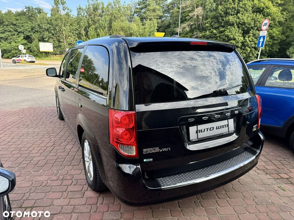 Dodge Grand Caravan - 10