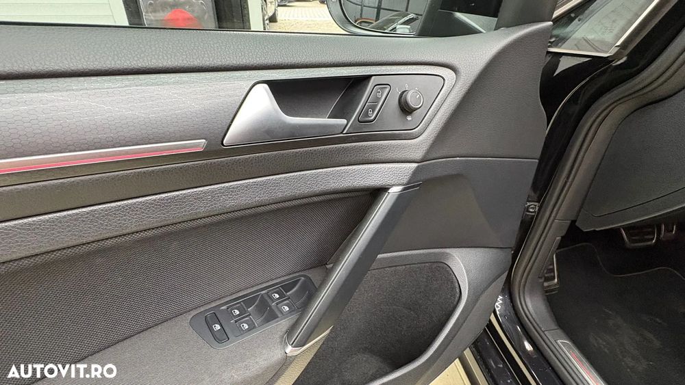 Volkswagen Golf 2.0 TSI OPF DSG GTI - 20