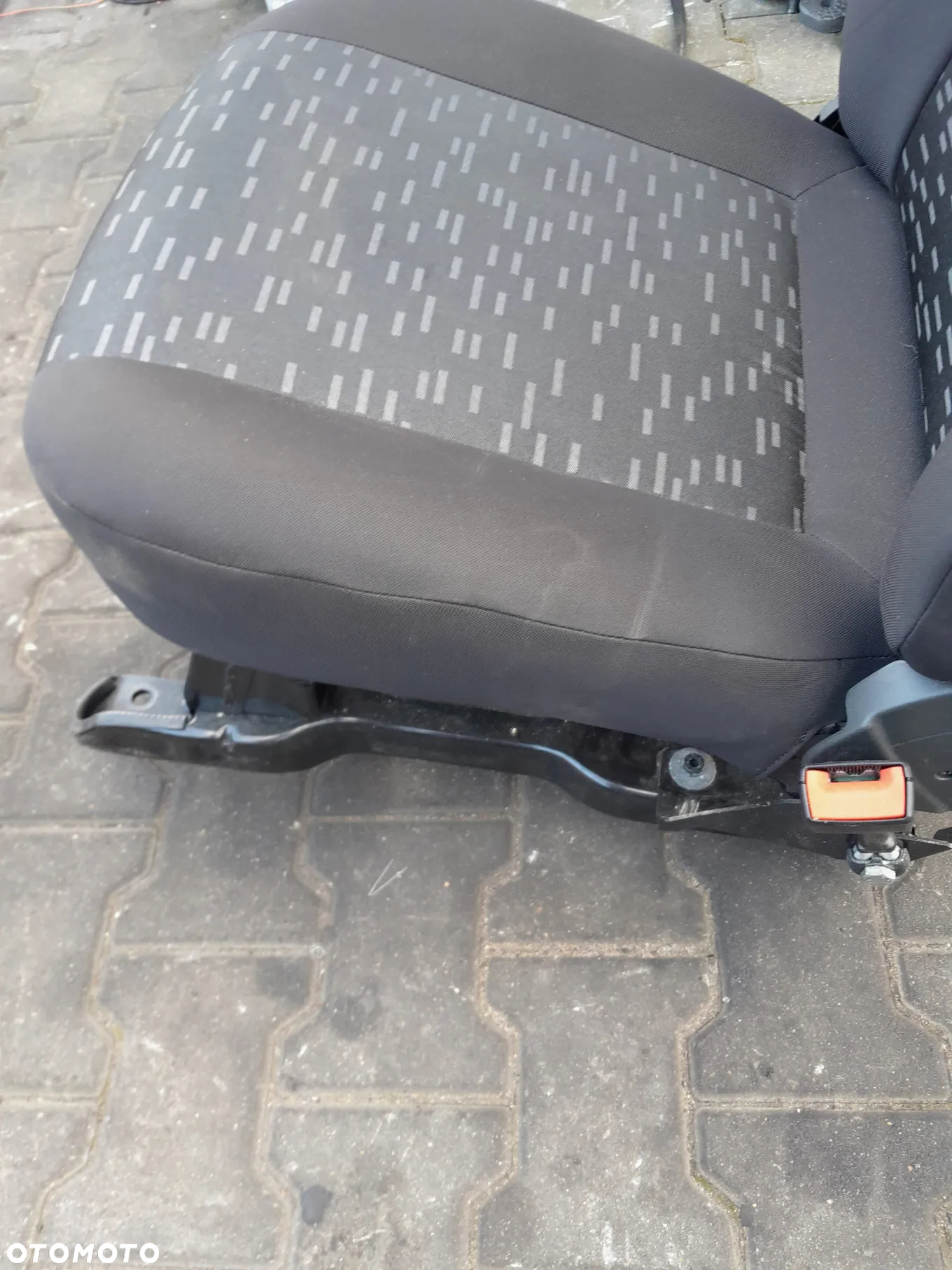 Fotel pasażera Opel Combo D 15r - 2