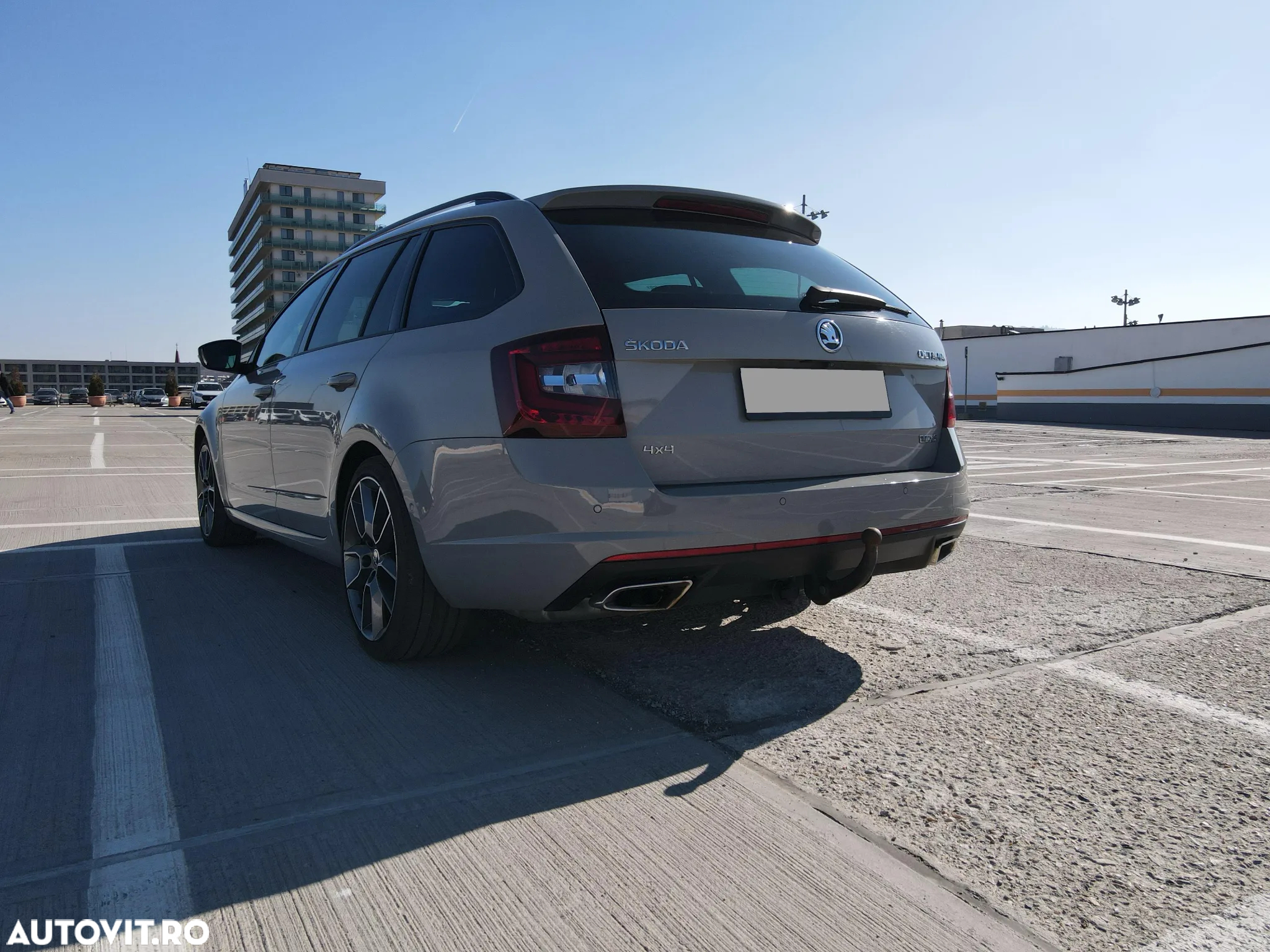 Skoda Octavia Combi 2.0 TDI 4x4 DSG RS - 14
