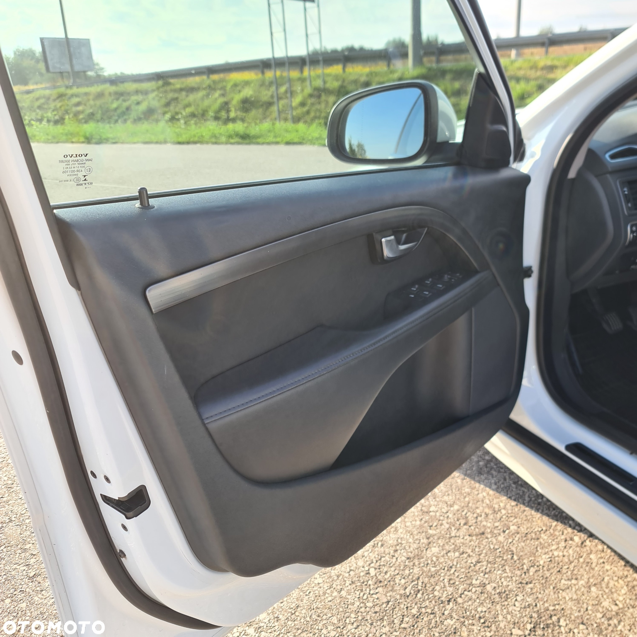 Volvo V70 D2 Momentum - 34