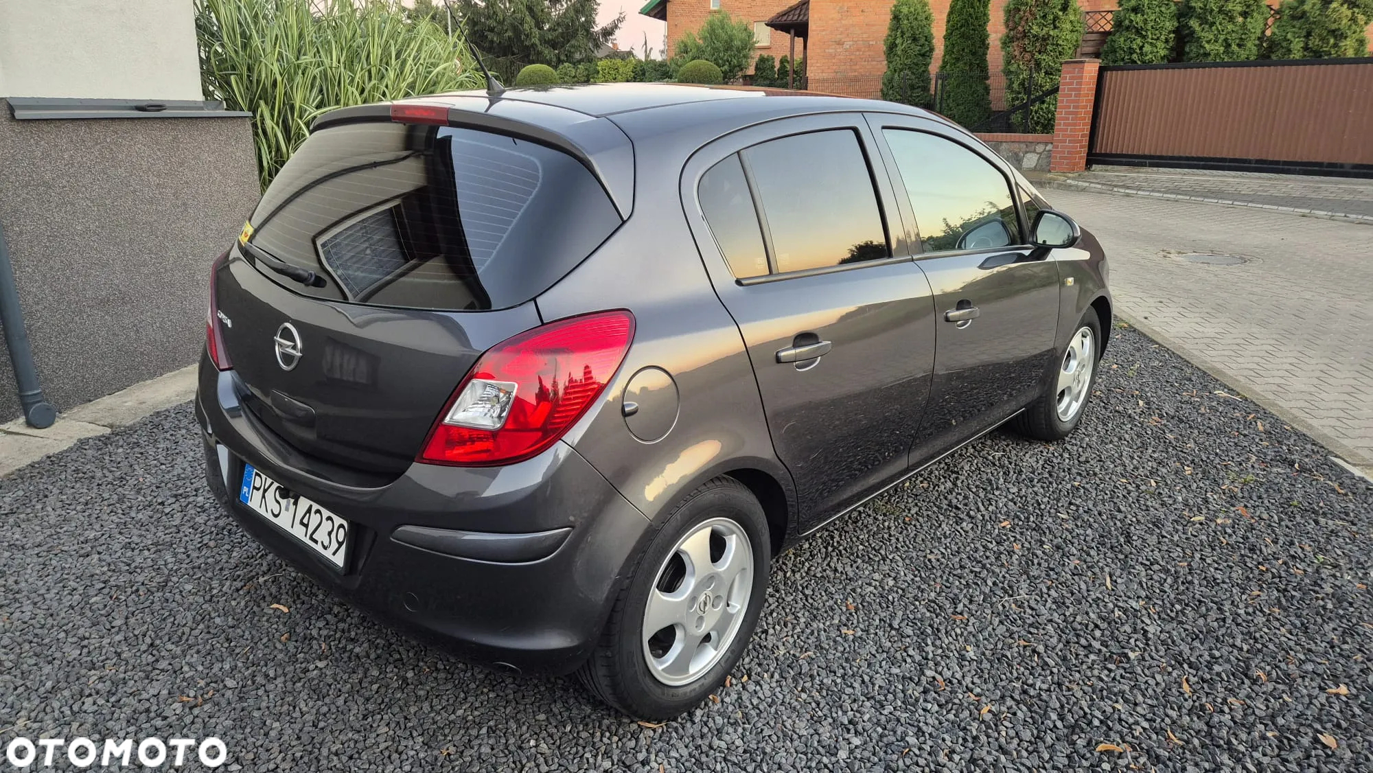 Opel Corsa 1.4 16V Cosmo - 4