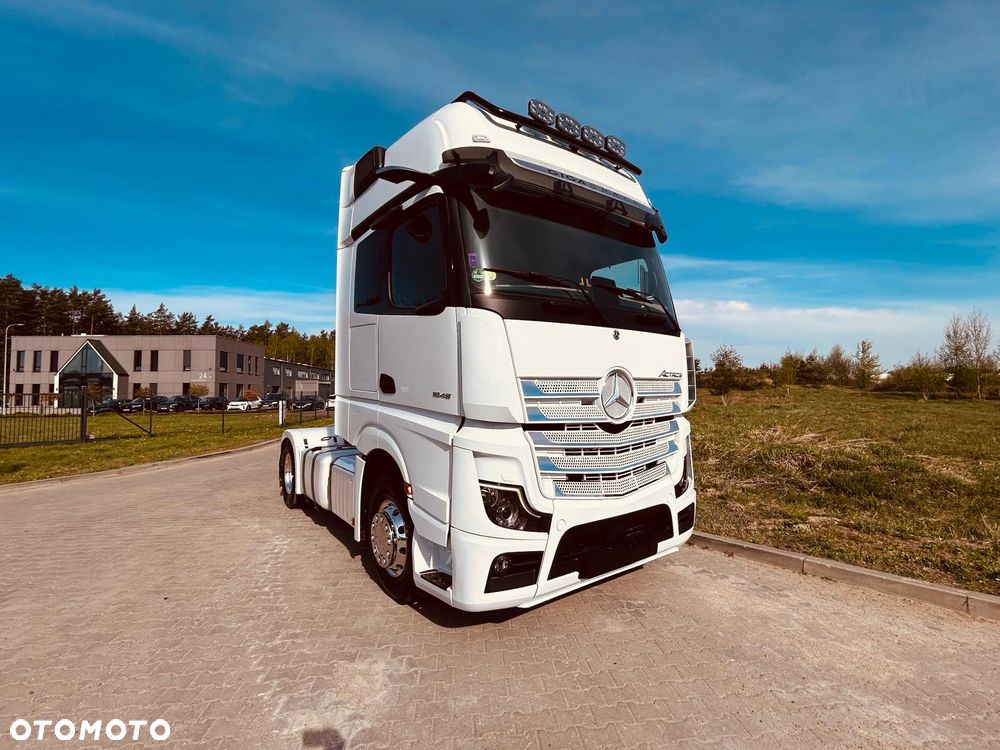 Mercedes-Benz Actros - 2