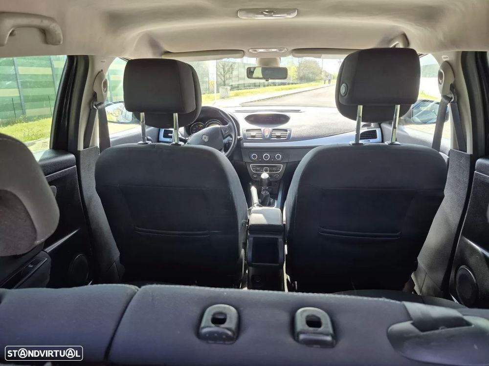 Renault Mégane 1.5 dCi Dynamique SS - 10