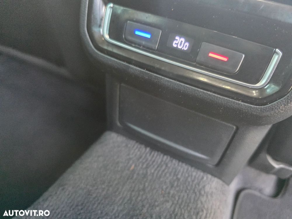 Volkswagen Passat 2.0 TDI SCR DSG Highline - 24