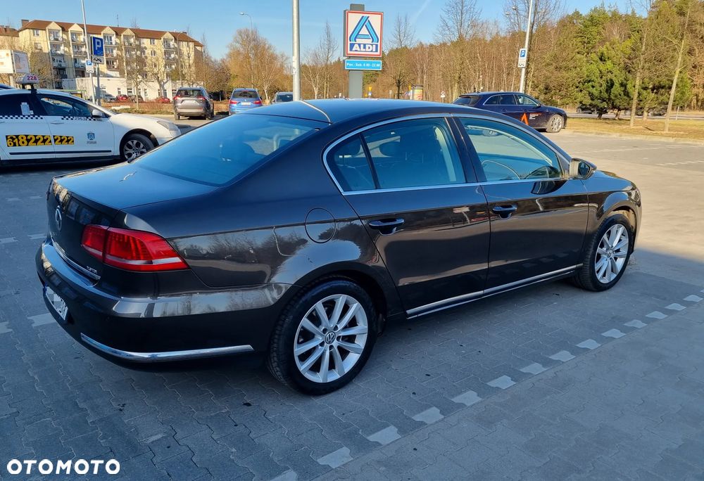 Volkswagen Passat 2.0 TDI Highline - 7