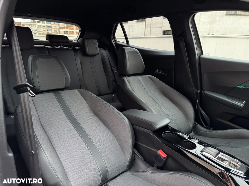 Peugeot 2008 PureTech 130 EAT8 Allure Pack - 16