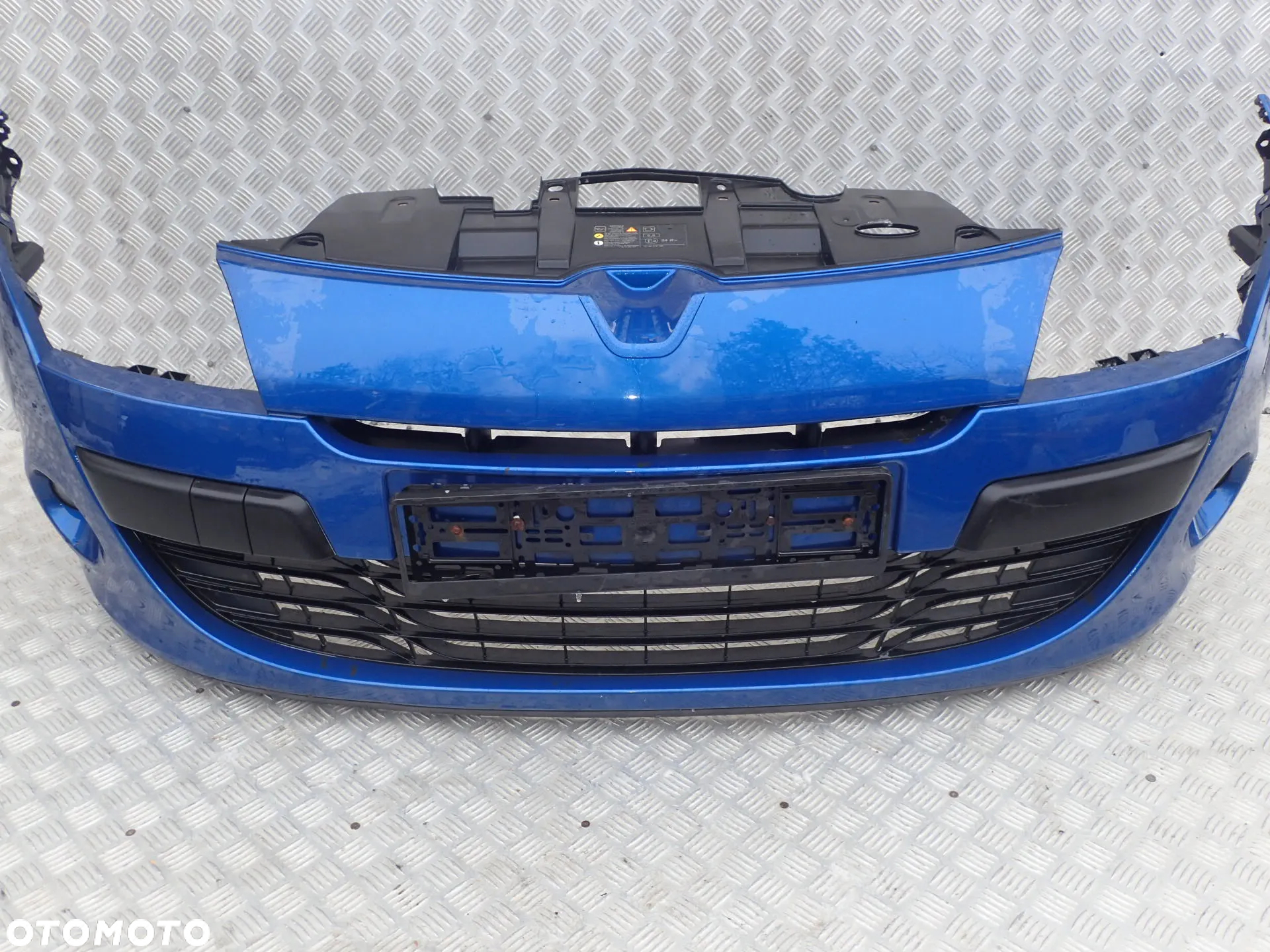 ZDERZAK PRZÓD RENAULT MEGANE III - 2