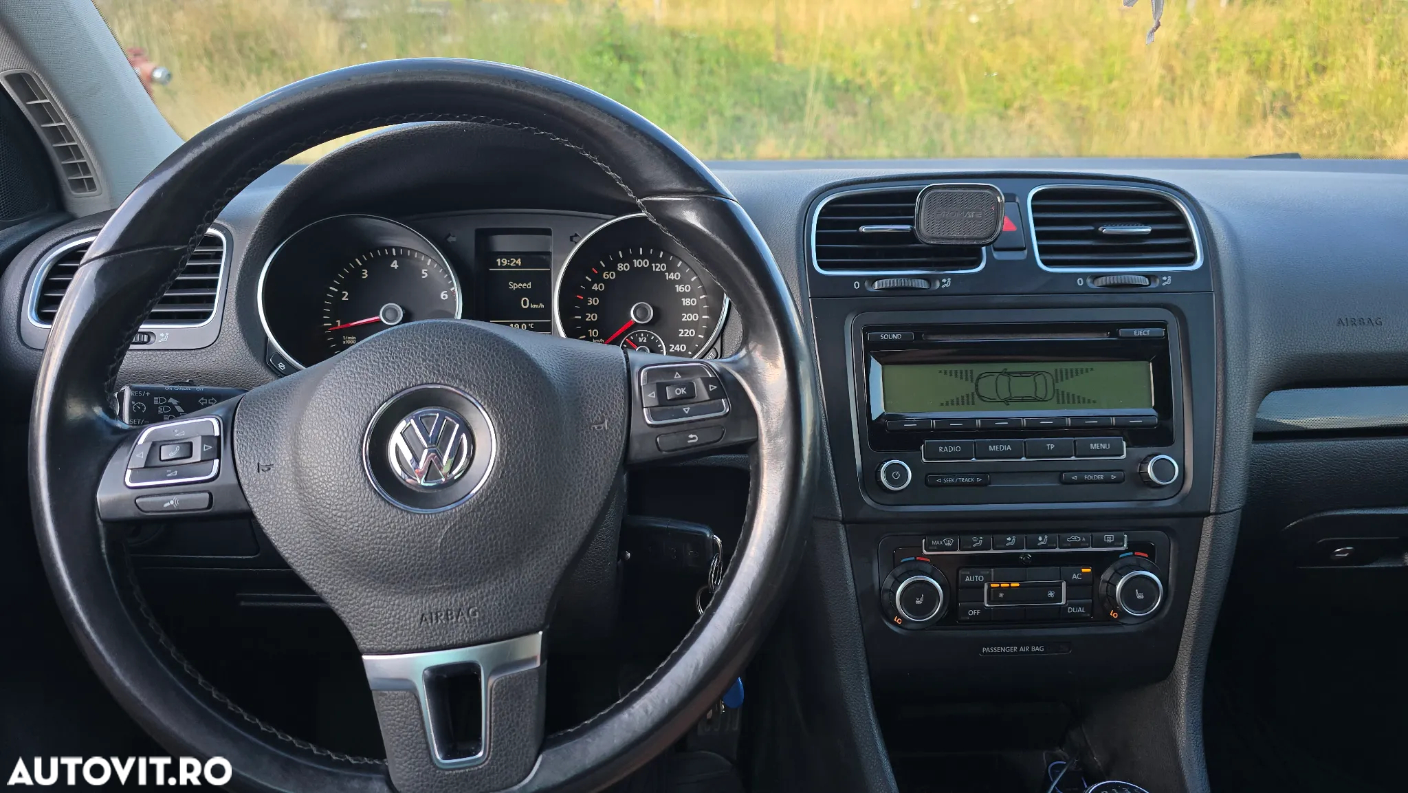 Volkswagen Golf - 10