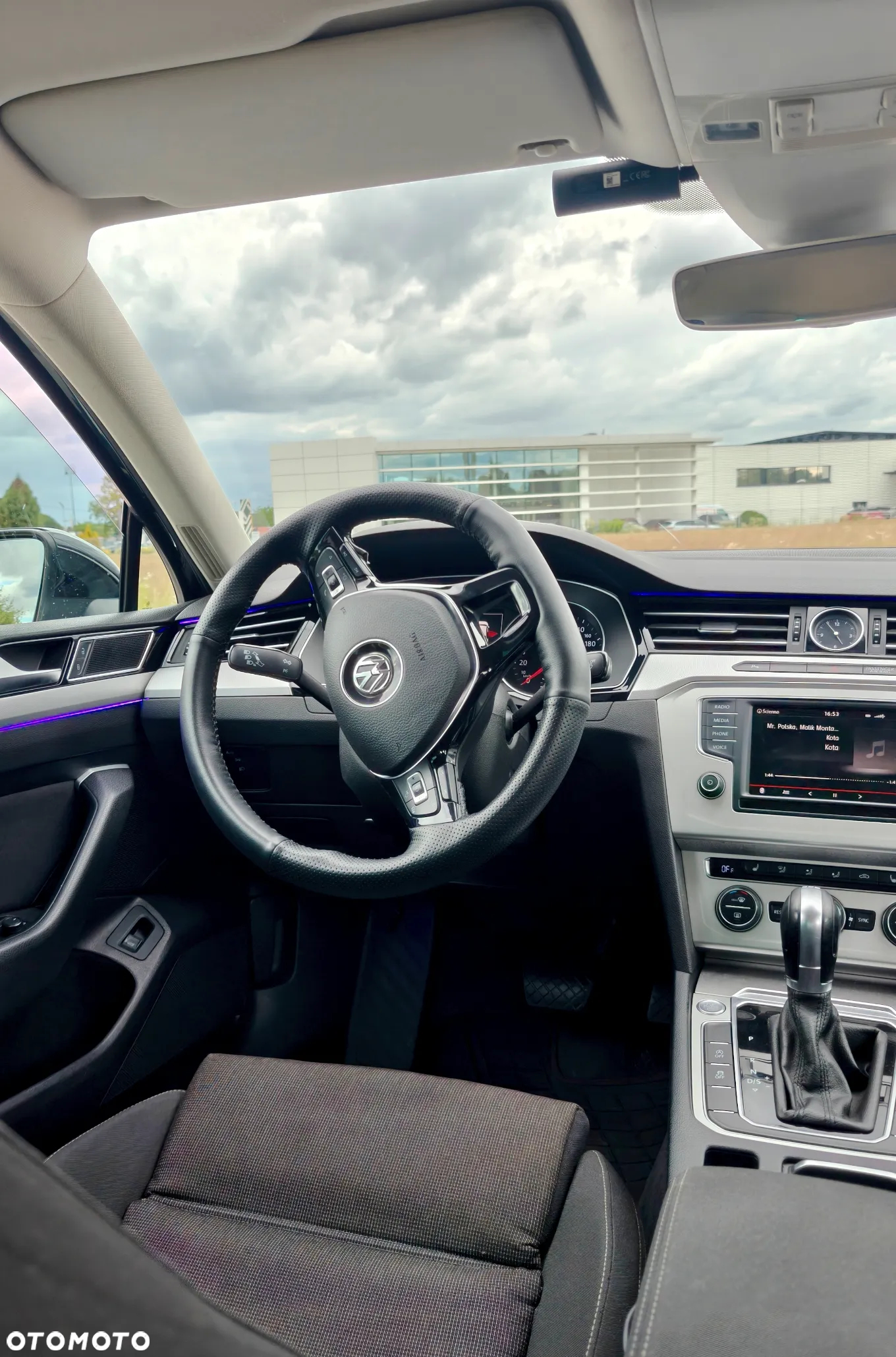 Volkswagen Passat - 13