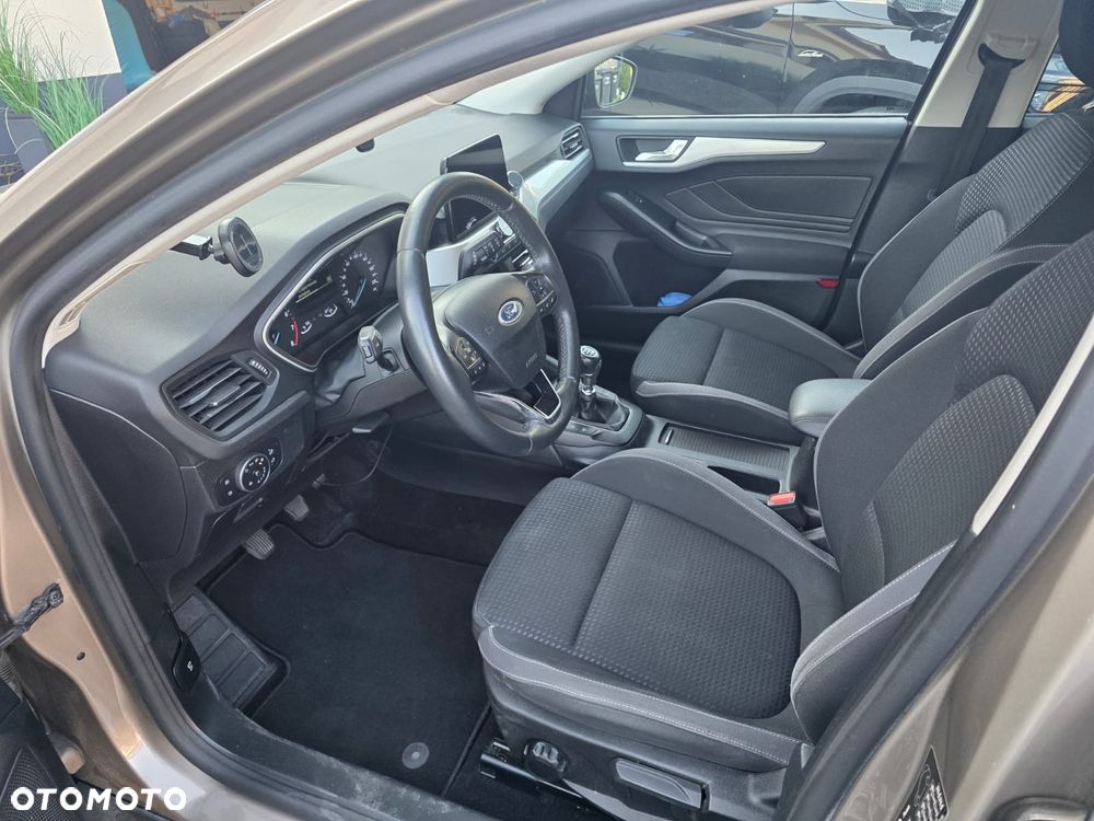 Ford Focus 1.0 EcoBoost Active Business - 9