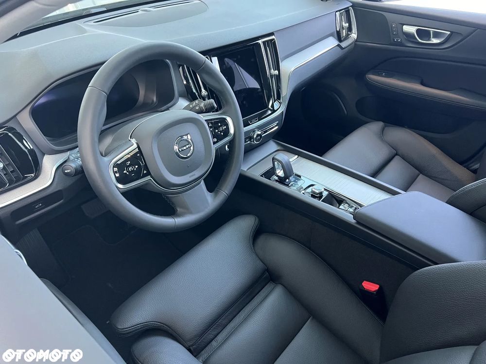 Volvo V60 B4 B Plus Dark - 1