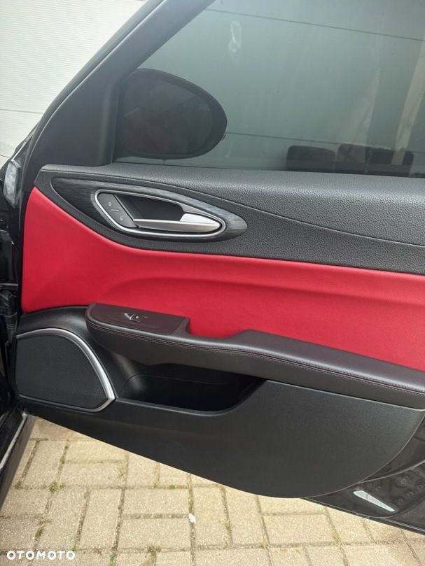 Alfa Romeo Giulia 2.0 Turbo 16V AT8 Veloce - 15