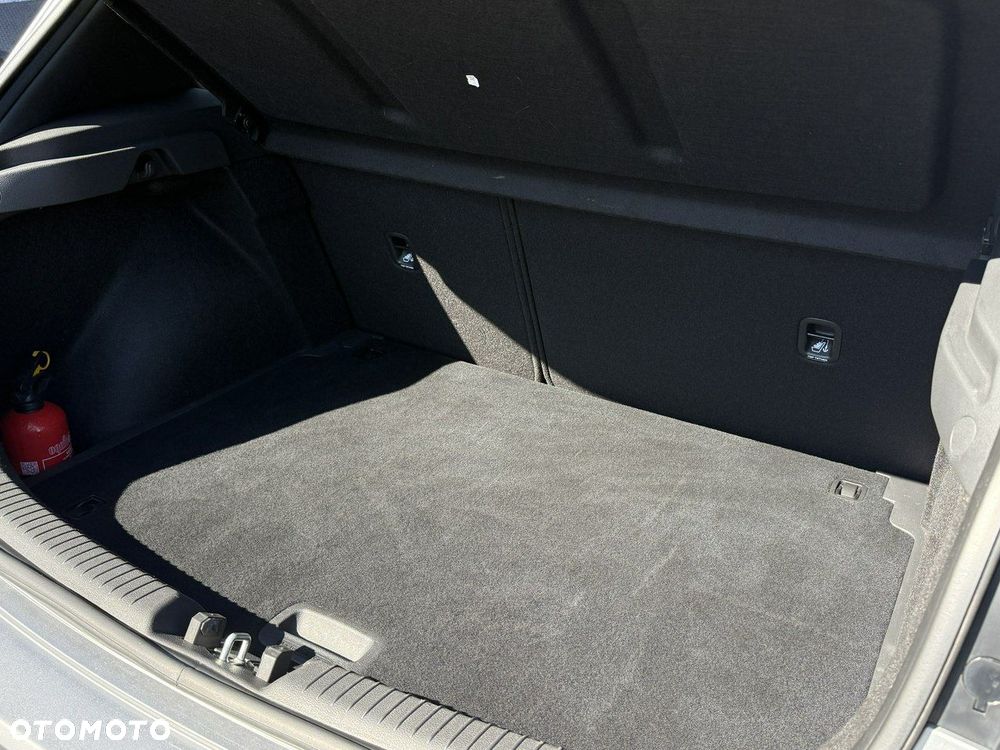 Hyundai i30 1.5 DPI Classic + - 34