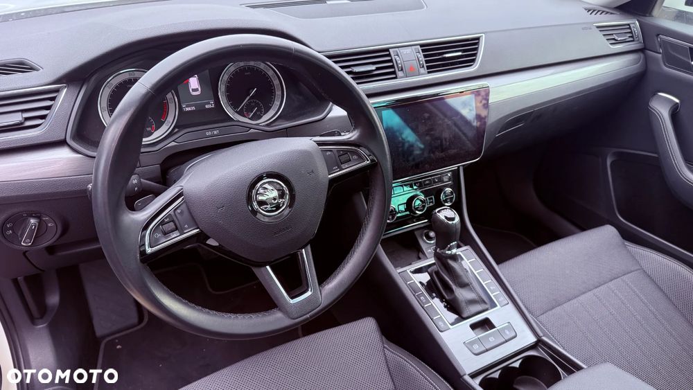 Skoda Superb 2.0 TDI Style DSG - 14