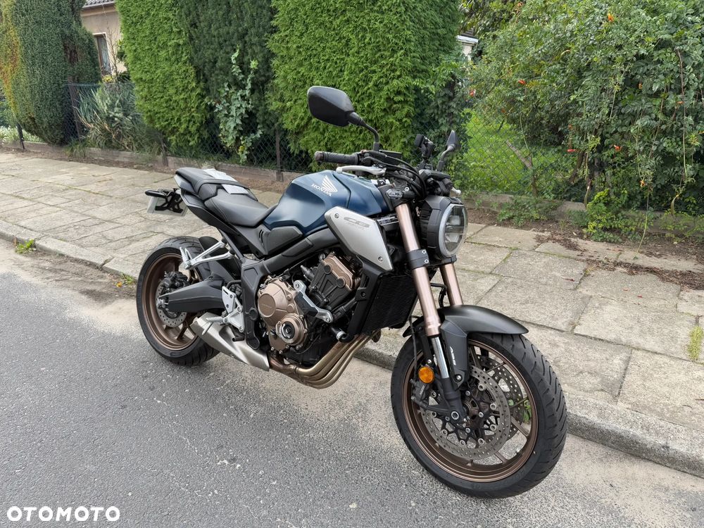 Honda CB - 1