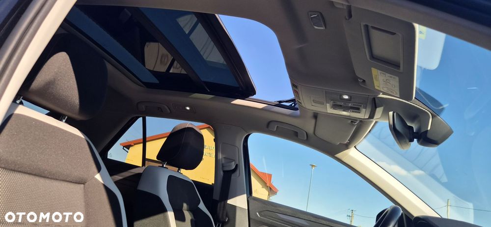 Volkswagen T-Roc - 4