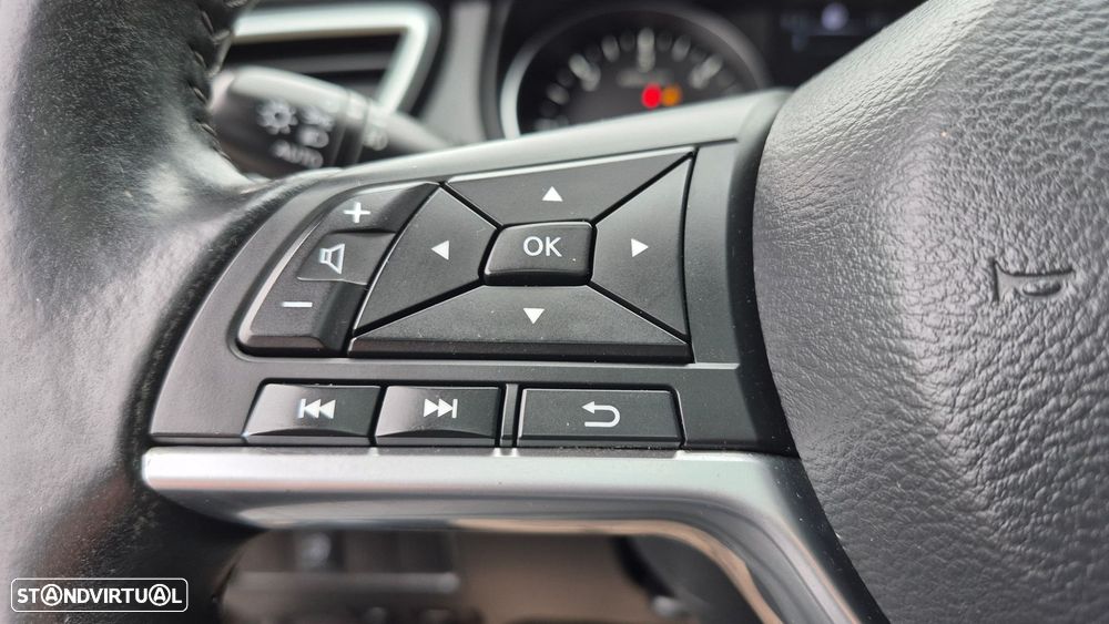 Nissan Qashqai 1.5 dCi N-Connecta 18 - 12