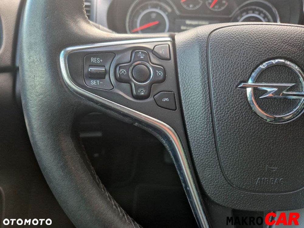 Opel Insignia - 8