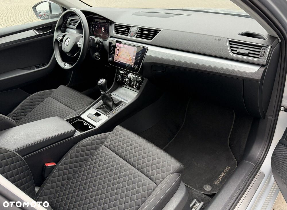 Skoda Superb 2.0 TDI SCR Ambition - 29