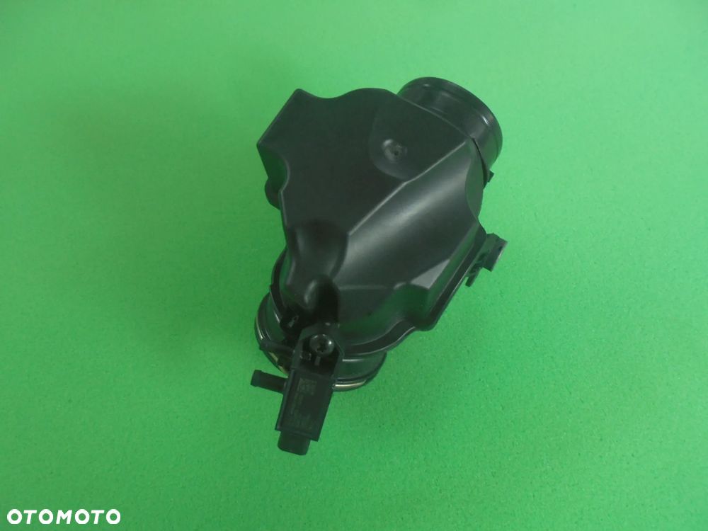 VOLVO XC60 II MILD HYBRID PRZEPUSTNICA 2,0 DIESEL - 1