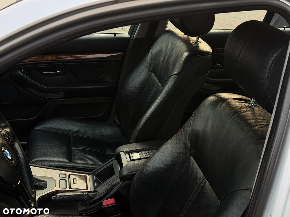 BMW Seria 5 - 22