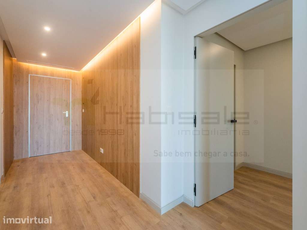 T2 com Terraço e Box em Condomínio de Luxo com Piscina, Ginásio e S... - Grande imagem: 4/30