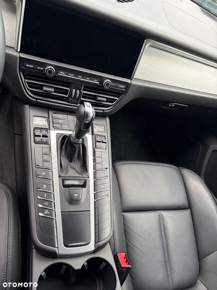 Porsche Macan - 13