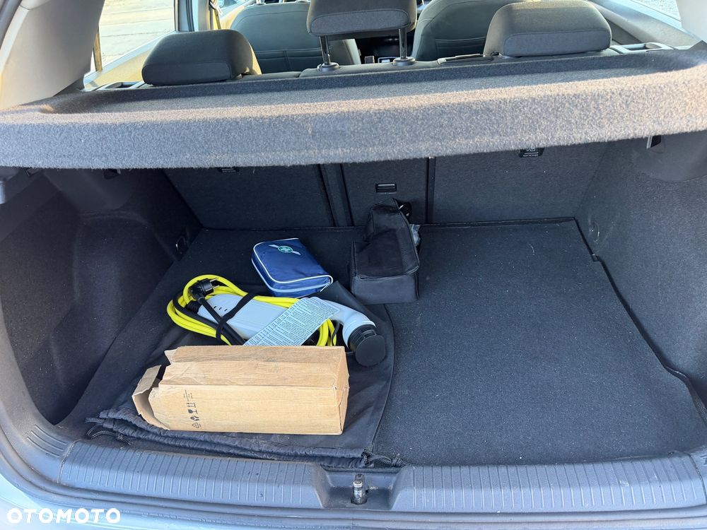 Volkswagen Golf - 26