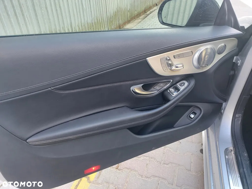 Mercedes-Benz Klasa C 300 Coupe 9G-TRONIC AMG Line - 12