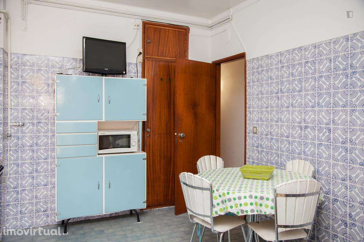 Quarto - localizado em Casal do Bispo Coimbra - Grande imagem: 4/20