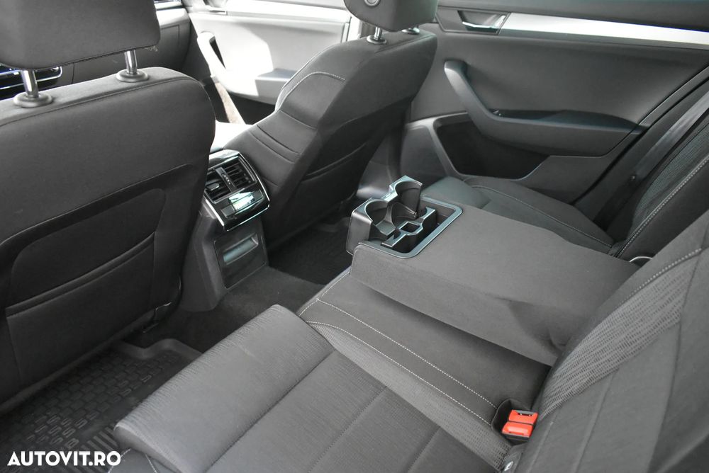 Skoda Superb 2.0 TDI DSG Ambition - 22