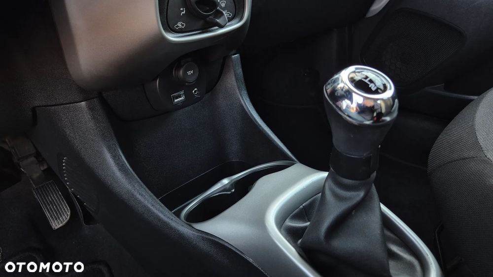 Toyota Aygo x-play - 31