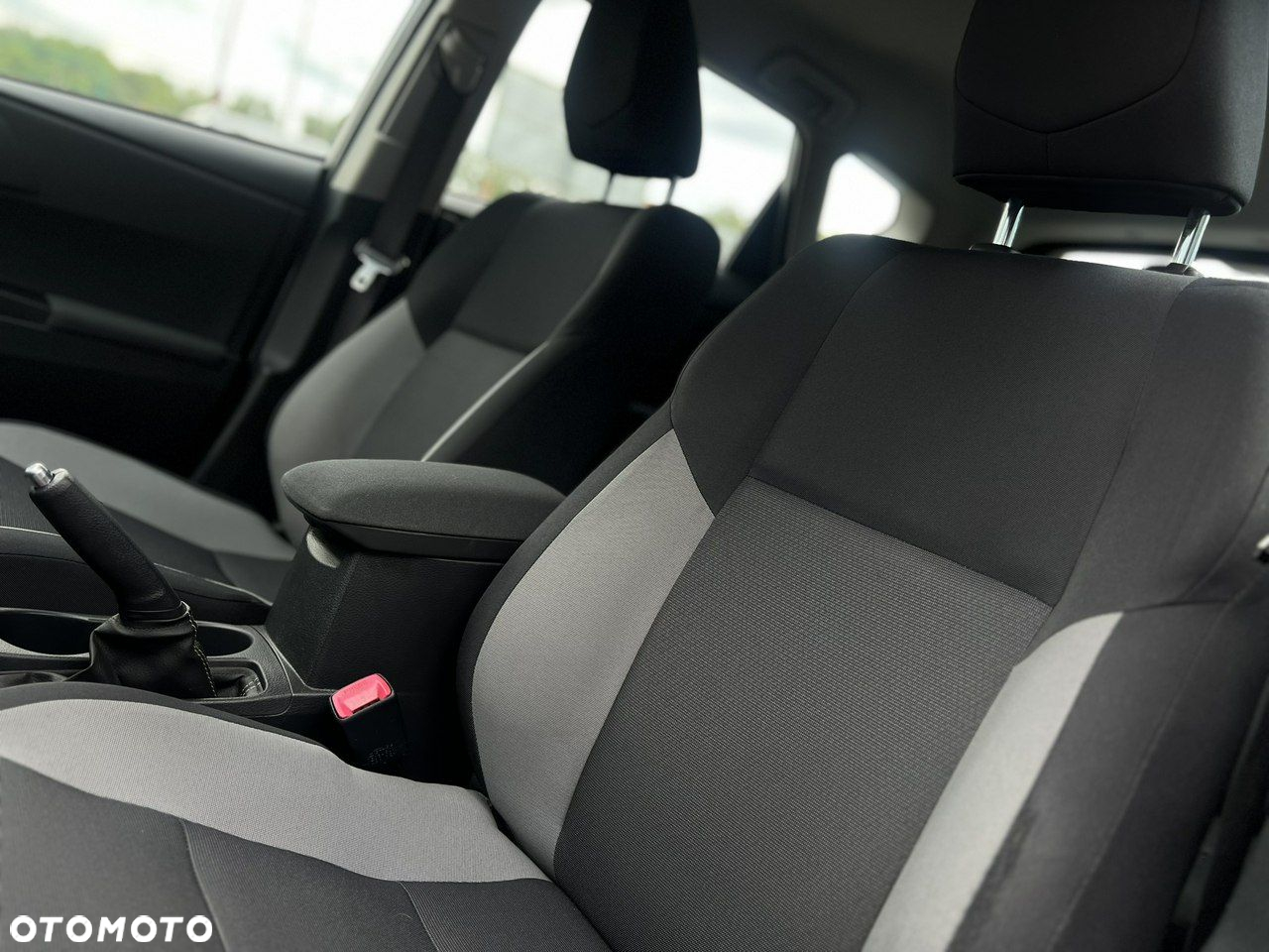 Toyota Auris 1.33 VVT-i Comfort - 27