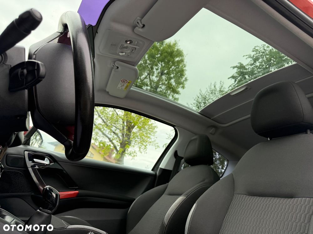 Peugeot 208 - 13