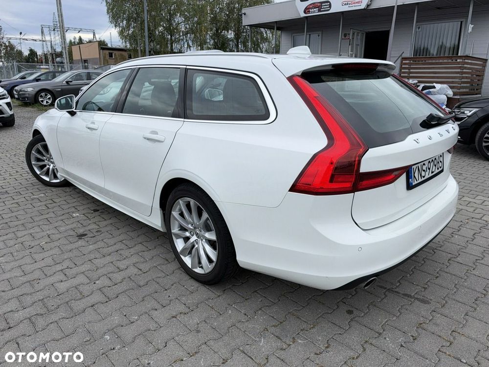 Volvo V90 D4 Momentum - 4