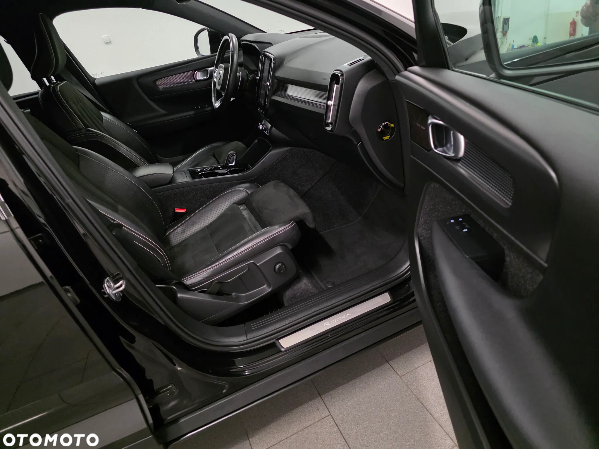 Volvo XC 40 D3 R-Design - 30
