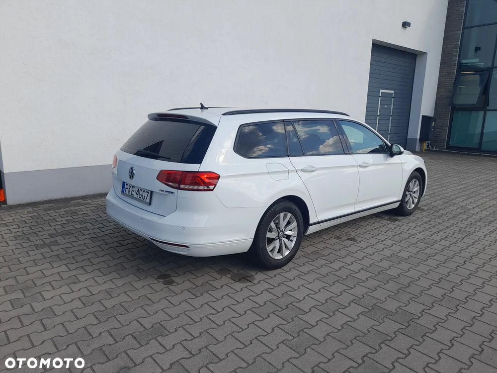 Volkswagen Passat 1.6 TDI BMT Comfortline - 3