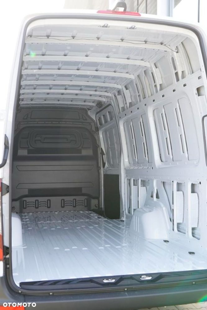 Mercedes-Benz Sprinter - 20