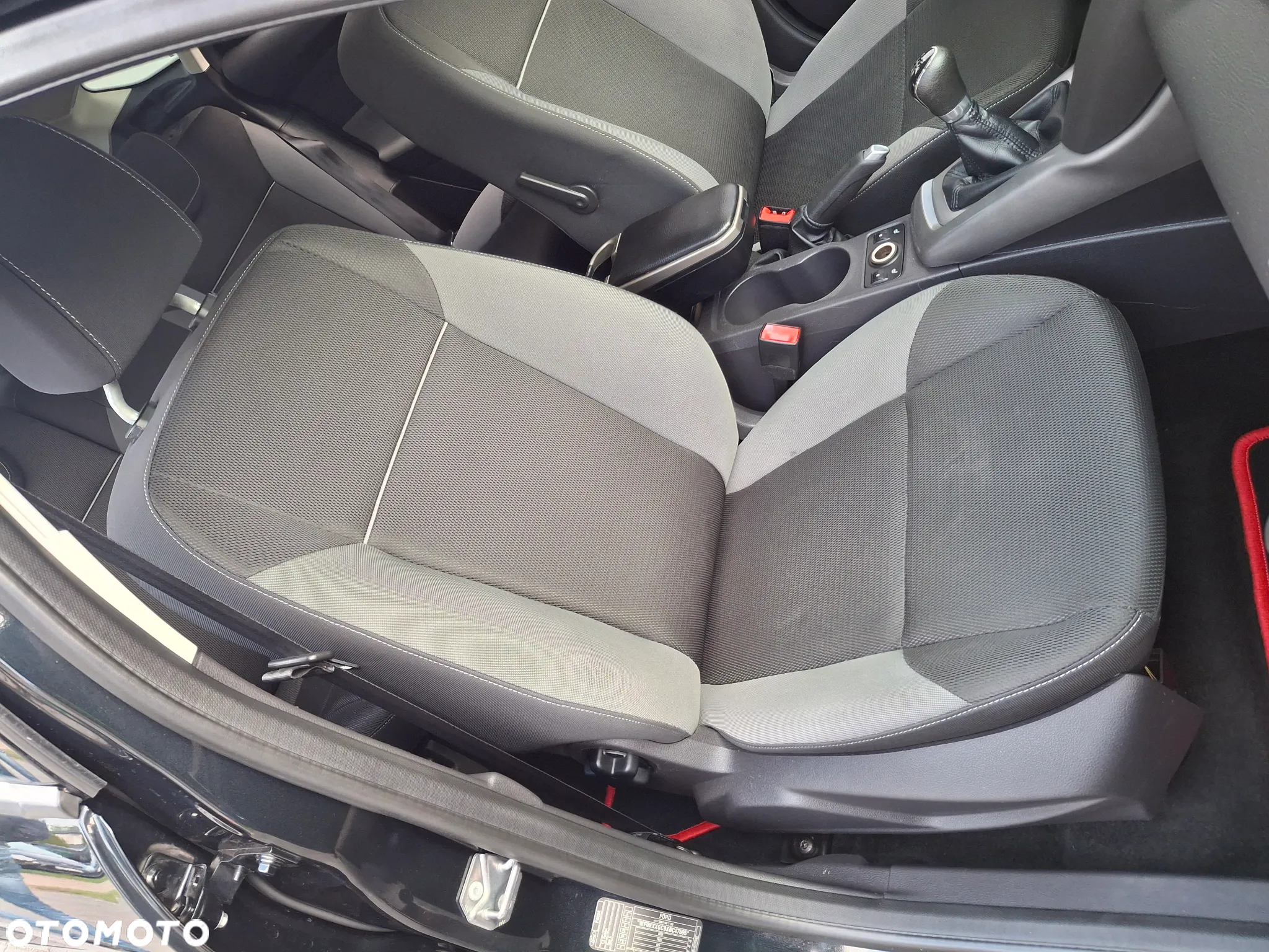 Ford Focus 1.6 Ambiente - 24