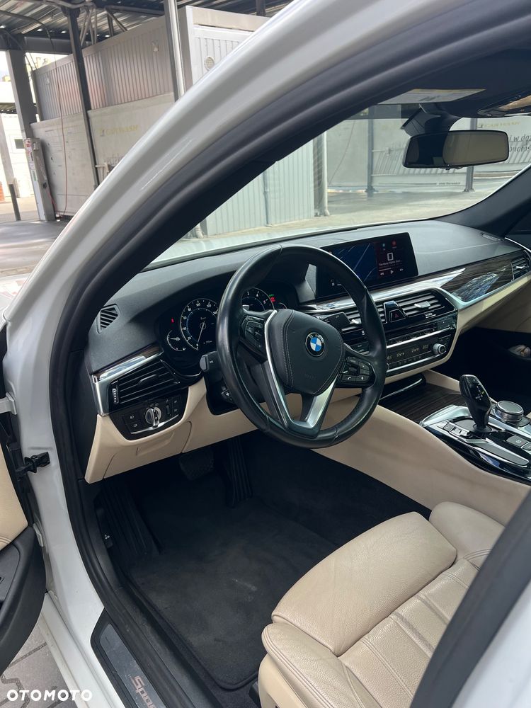 BMW Seria 5 530i Sport Line - 14