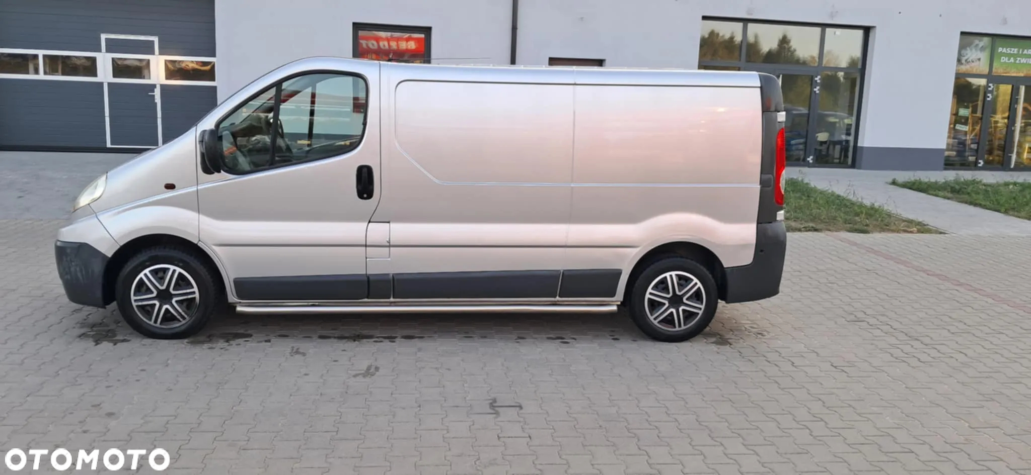 Renault TRAFIC - 4