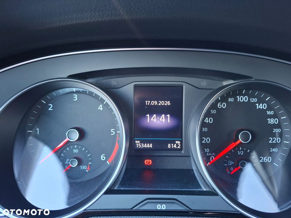 Volkswagen Passat - 17