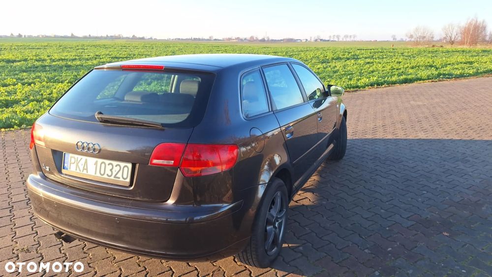 Audi A3 Sportback 1.8 TFSI Ambiente - 8