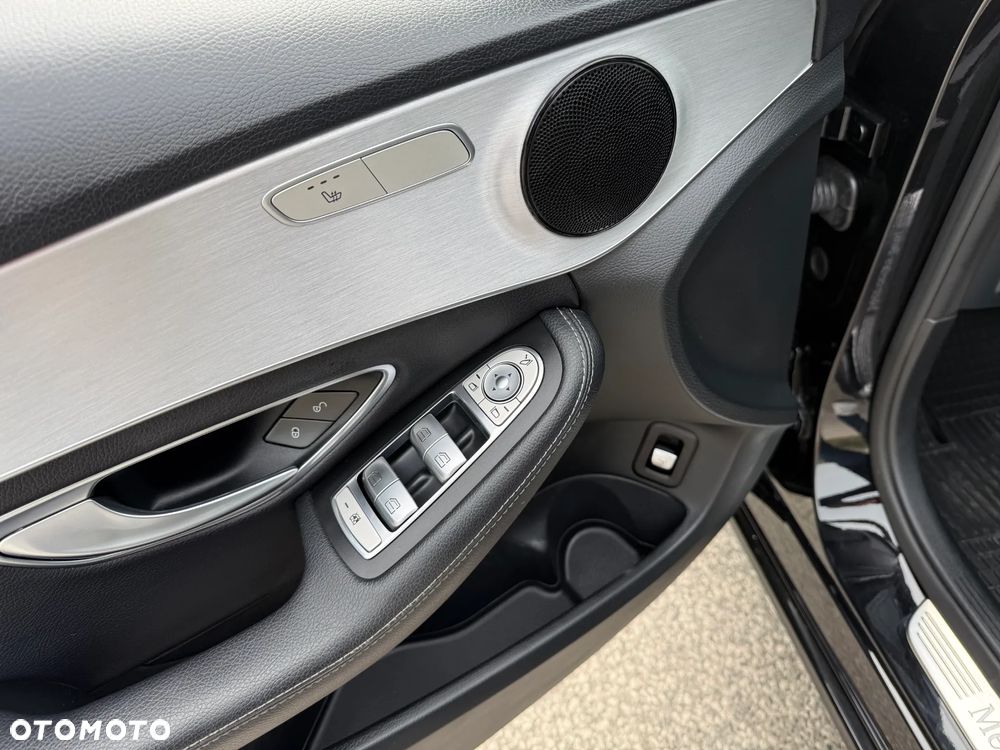 Mercedes-Benz Klasa C 180 7G-TRONIC Exclusive - 24