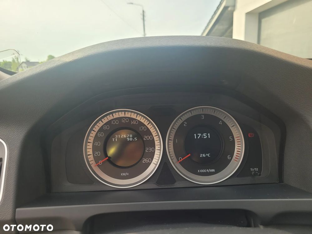 Volvo V60 D3 Momentum - 21